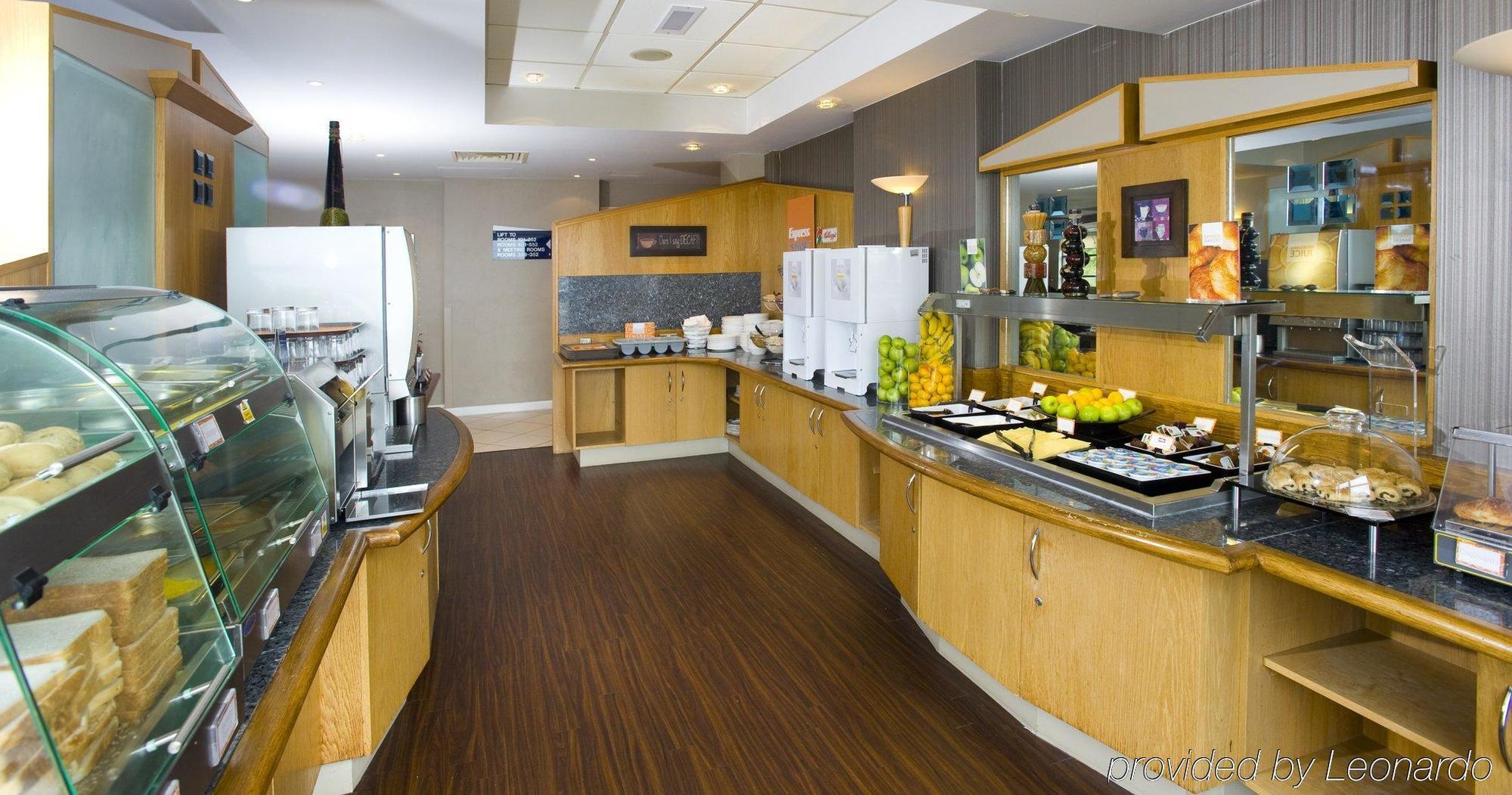 Express London Luton Airport By Ihg Hotel