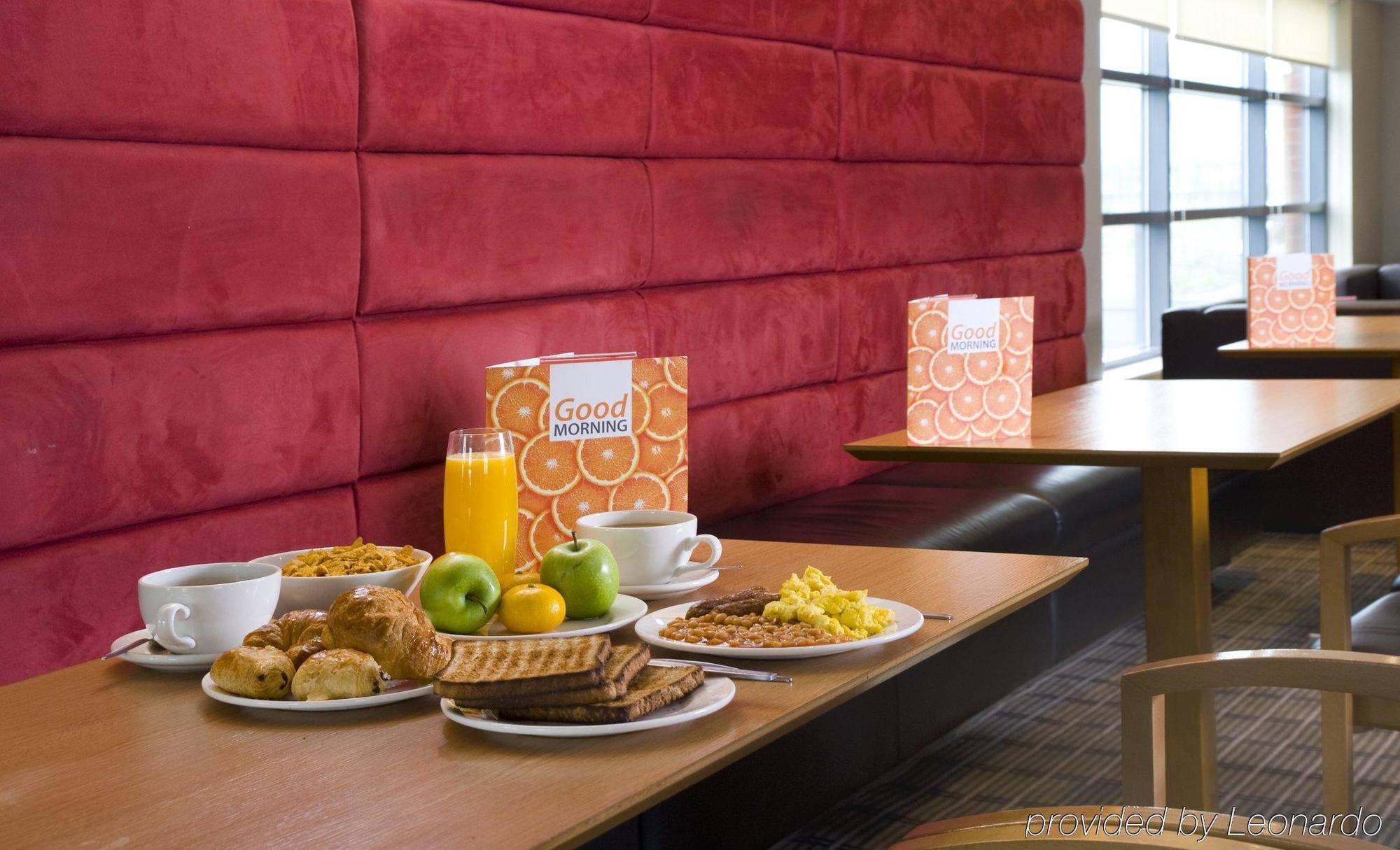 Express London Airport By Ihg