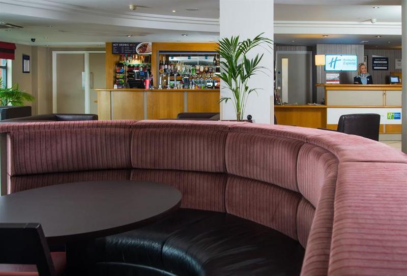 Hotel Express London Airport By Ihg 3*