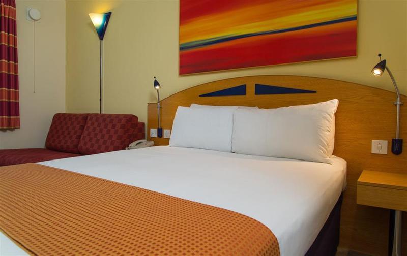 Express London Luton Airport By Ihg 3* Luton (Bedfordshire)