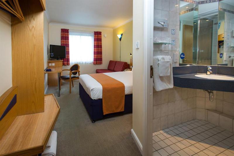 Express London Airport By Ihg