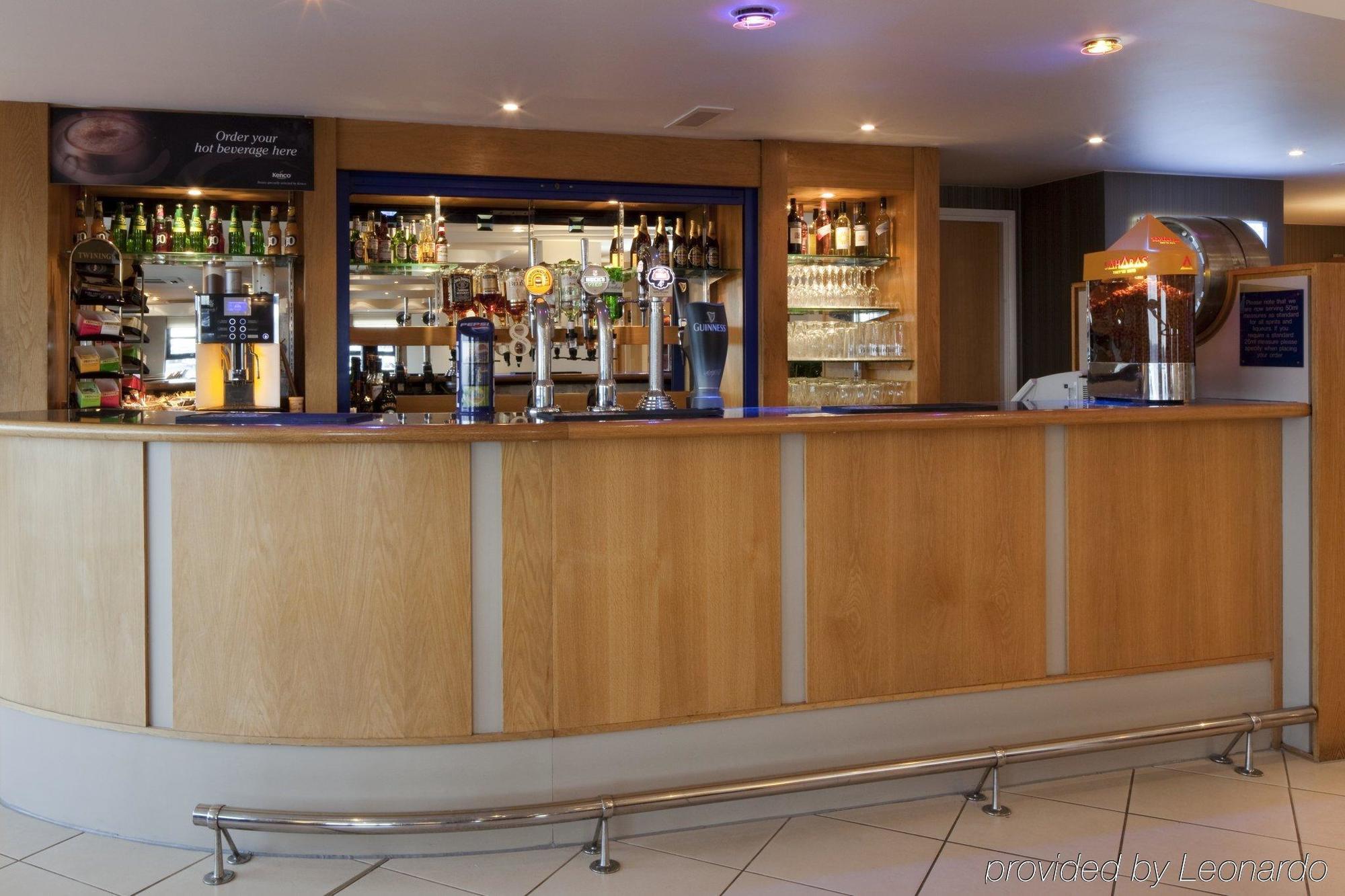 Express London Airport By Ihg Hotel